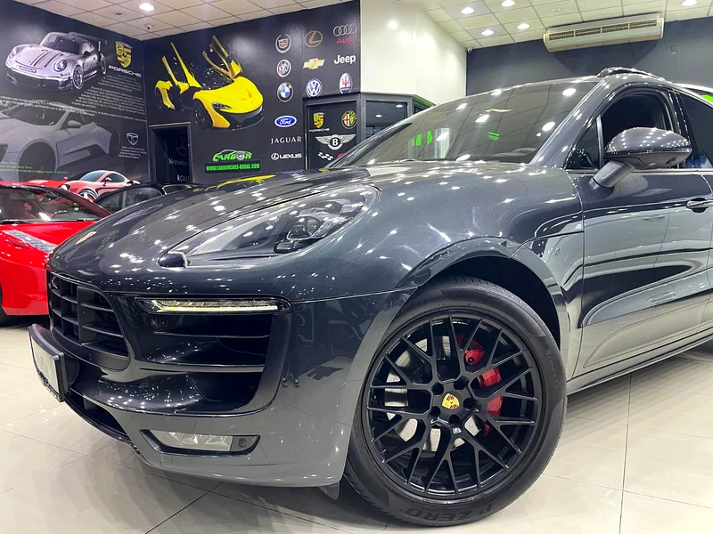 PORSCHE MACAN GTS 2017 FULL SERVICE HISTORY FROM DEALER63169917268355111