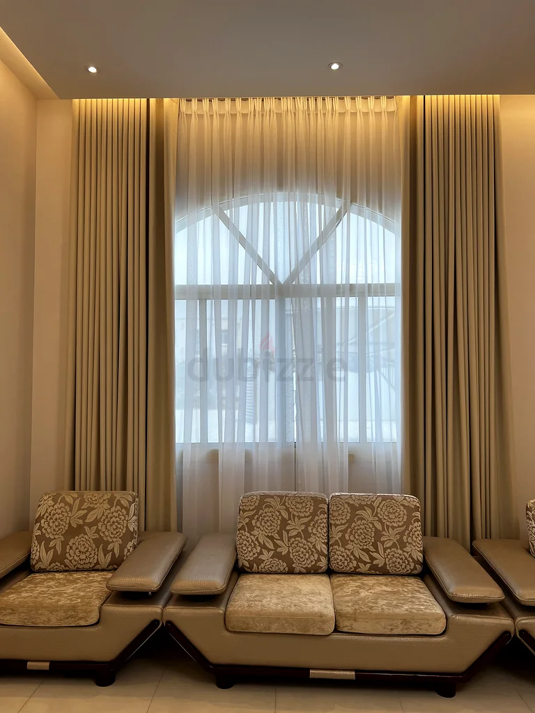Curtain with INSTALLATION63220820001923113