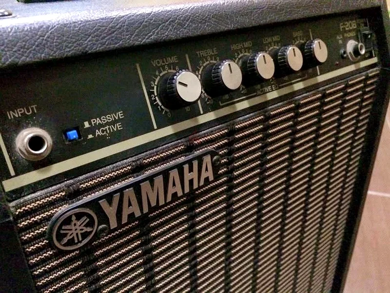 YAMAHA F20B bass guitar amplifier63228313528577112