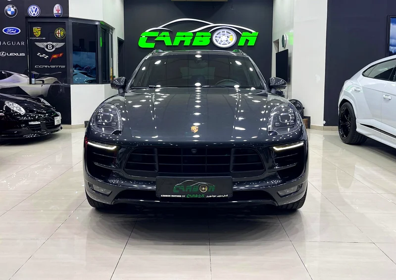 PORSCHE MACAN GTS 2017 FULL SERVICE HISTORY FROM DEALER63169917268355113