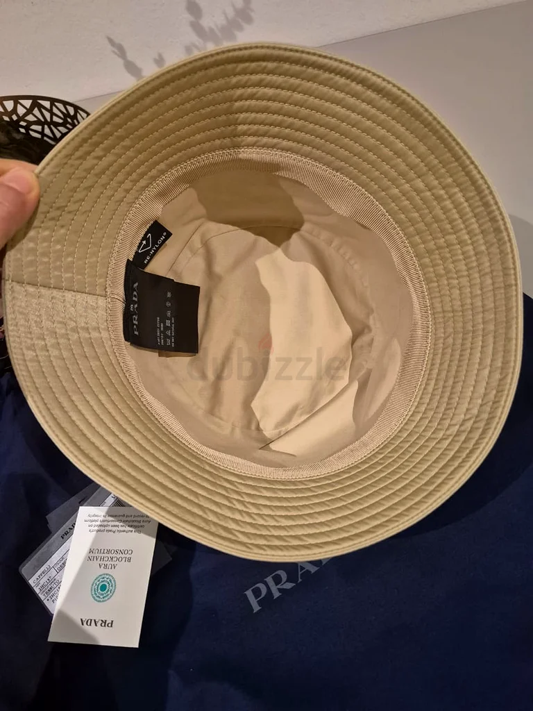 Prada bucket hat size Medium63240640020995112