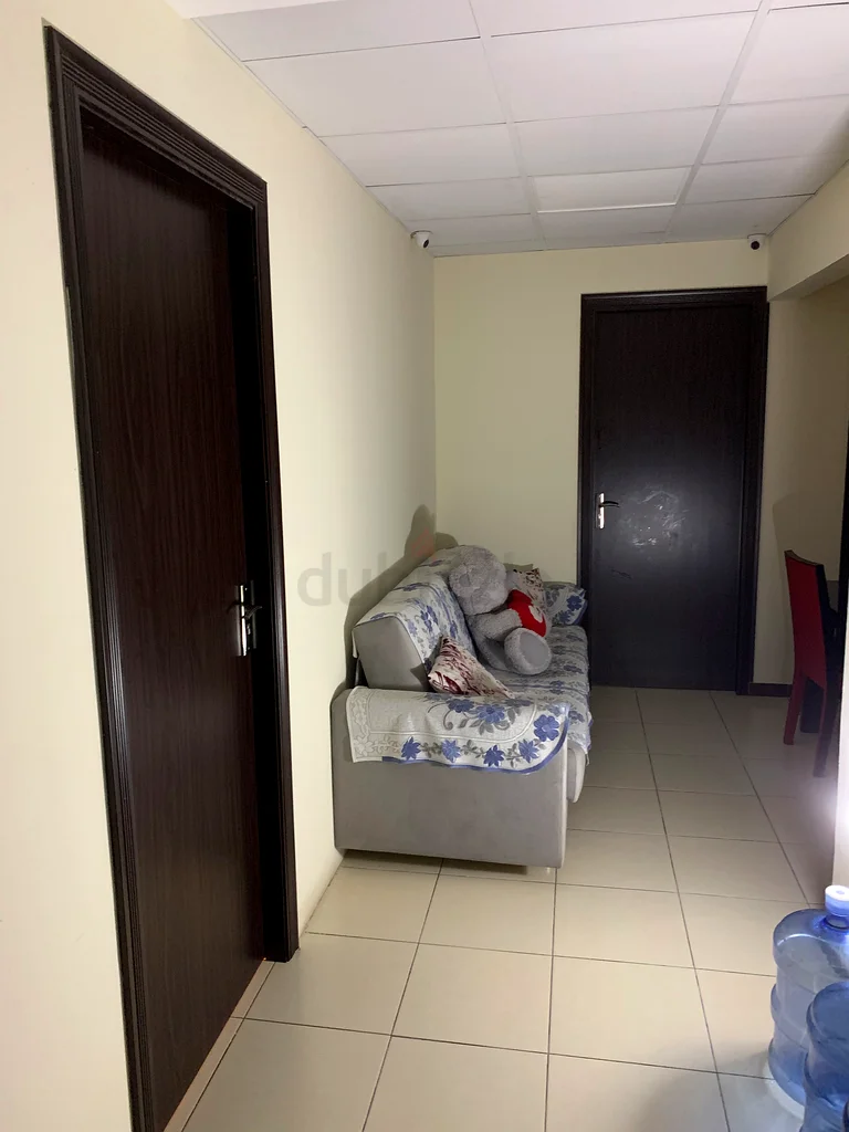 غرفة نظيفة للإداريين في المدينة الدولية64049789718017114