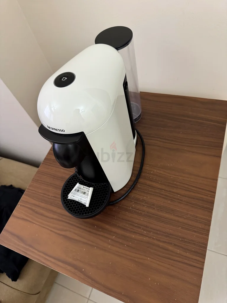 New Nespresso coffee machine, never used, in excellent condition, for sale, AED 1,000632529507651871125