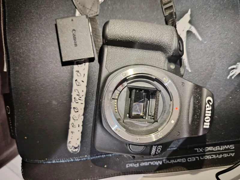 كاميرا كانون 2000D استعمال خفيف63234132538883111