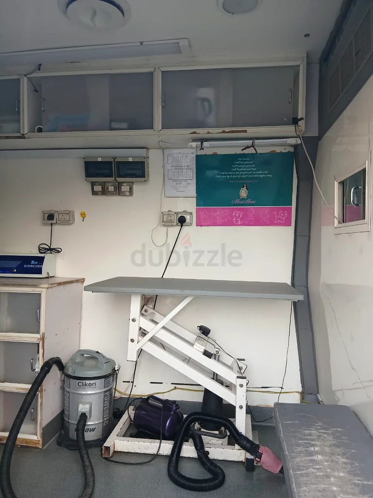 Pet Grooming Van62935671679107111