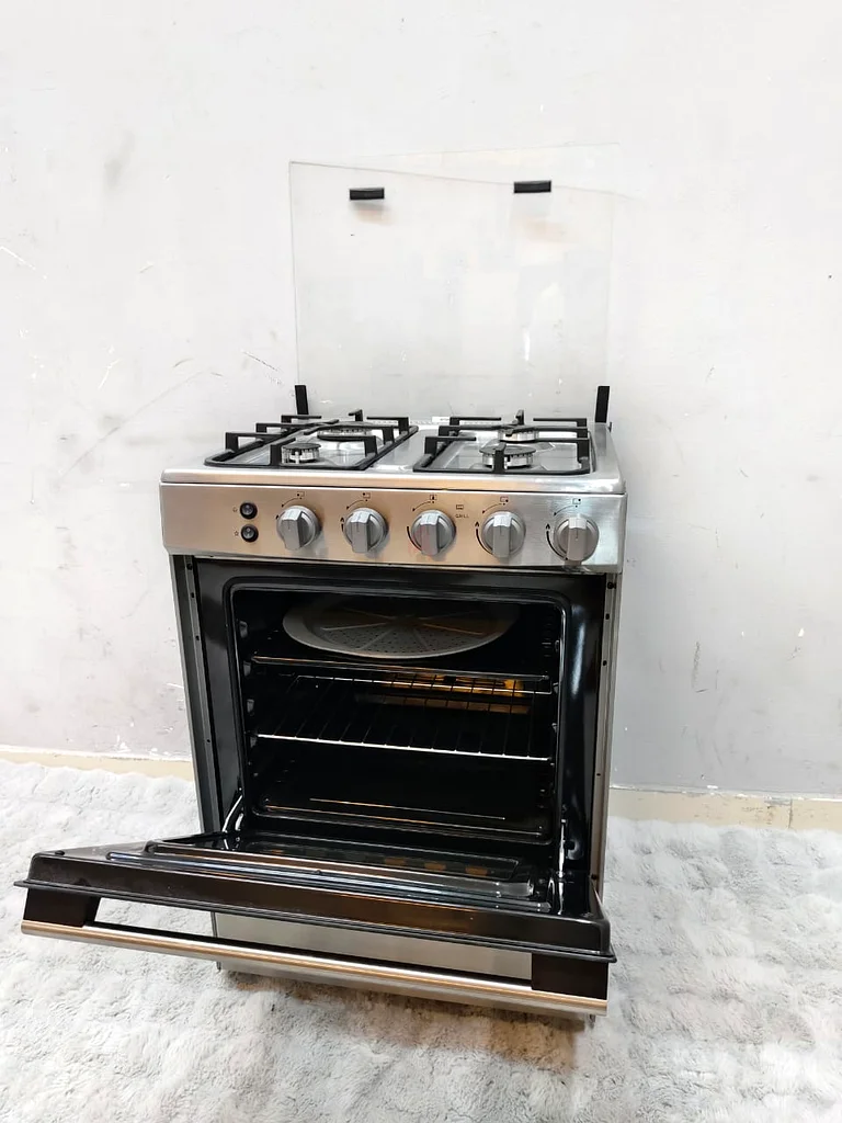 Modern Stainless Steel Oven with Gas Cooktop63168523921283113