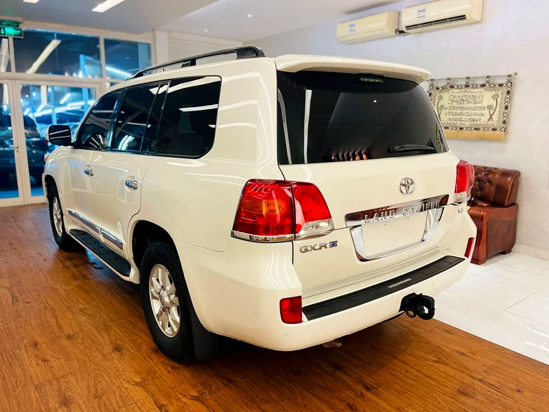 Land Cruiser model 2012 V6, full options, very clean car63159715066627113