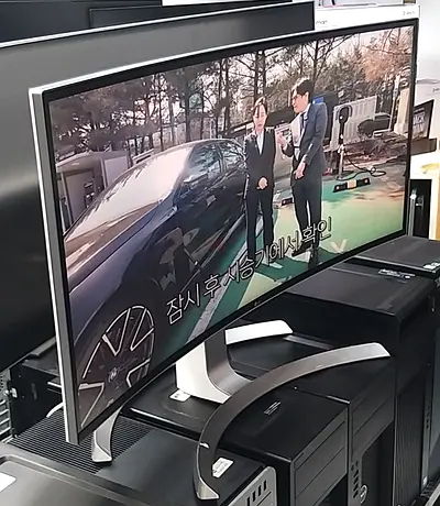 4K LG 34inc Curved WQHD LED Monitor With Type C Port + Vesa Supported Original Stand Model 34CB99-W