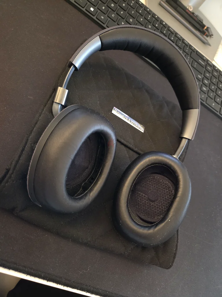 Bowers  Wilkins PX Headphones63261840772098113