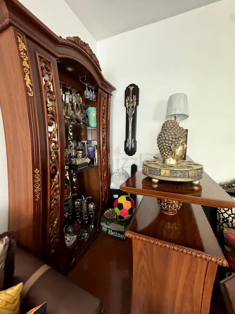 Exquisite Vintage Carved Wooden Sideboard with Mirror63208385151363111