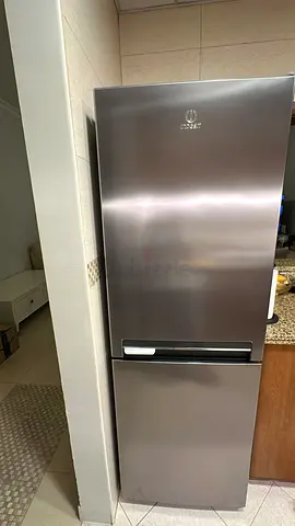 Indseit Bottom Freezer Refrigerator