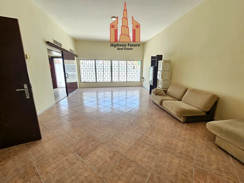 3 Bed room wardrobe Balcony 1 Big Majlis Maids room  big yard 72k last rent62885263333634111