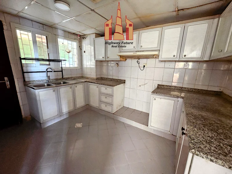 3 Bed room wardrobe Balcony 1 Big Majlis Maids room  big yard 72k last rent62885263333634113