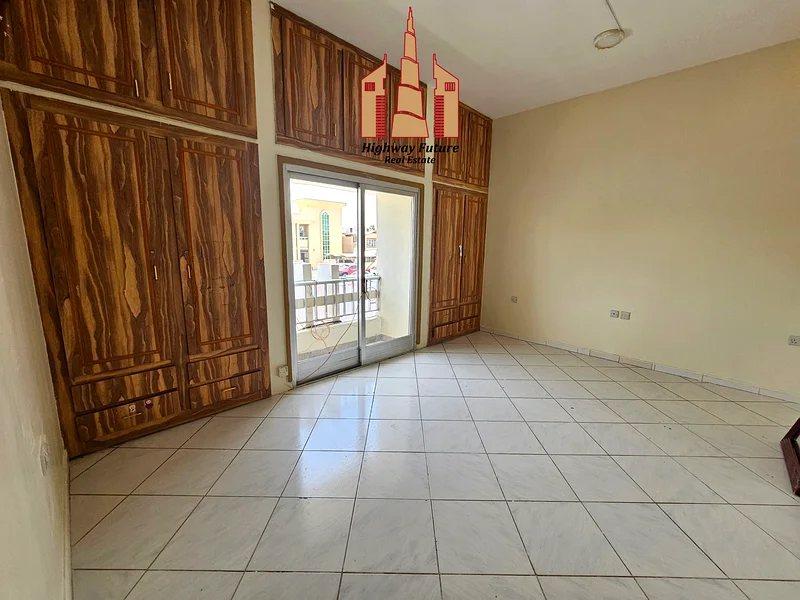 3 Bed room wardrobe Balcony 1 Big Majlis Maids room  big yard 72k last rent62885263333634114