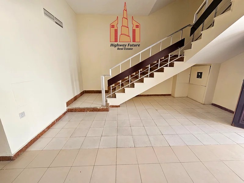 3 Bed room wardrobe Balcony 1 Big Majlis Maids room  big yard 72k last rent62885263333634112