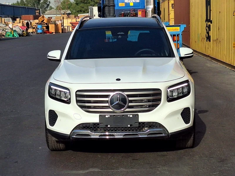 مرسيدس بنز جي ال بي 220 202463157885684353111
