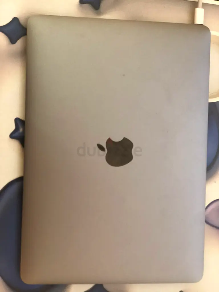 Sleek Apple MacBook Laptop - Perfect for Work Play63255535210881113