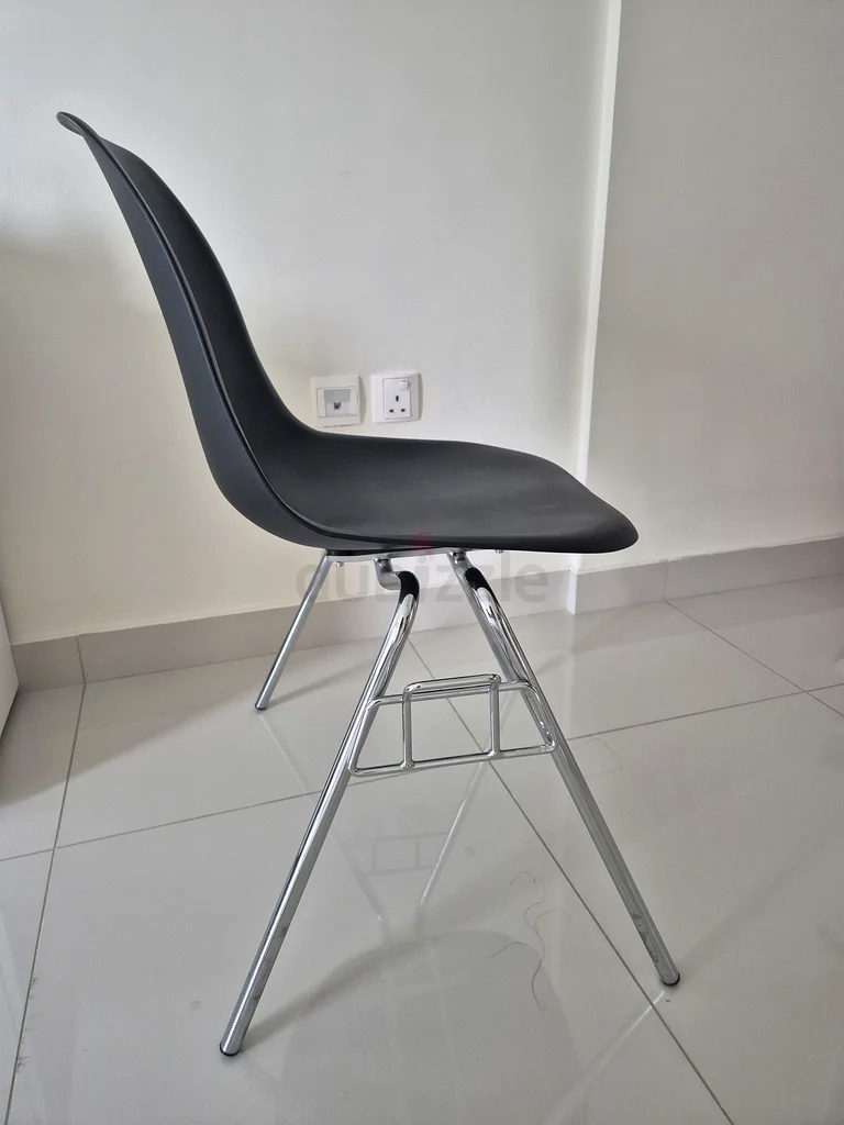 Mint condition - Table/Chairs sale62863825150723114