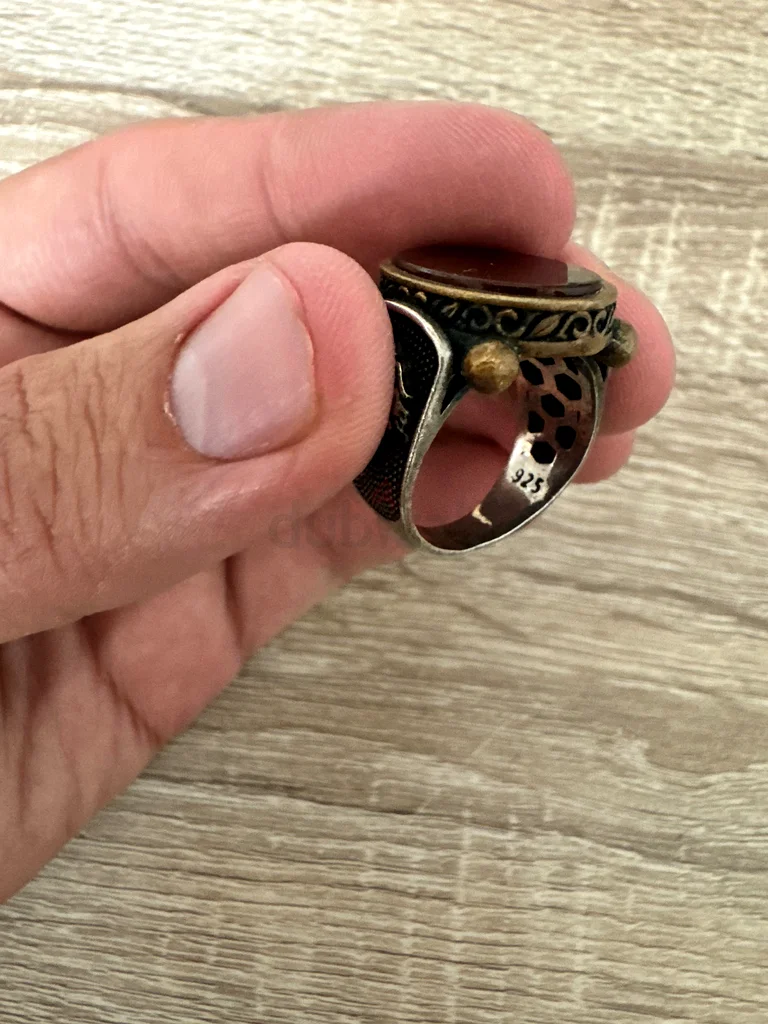 Elegant Vintage Silver Ring with Intricate Design63231686970370110