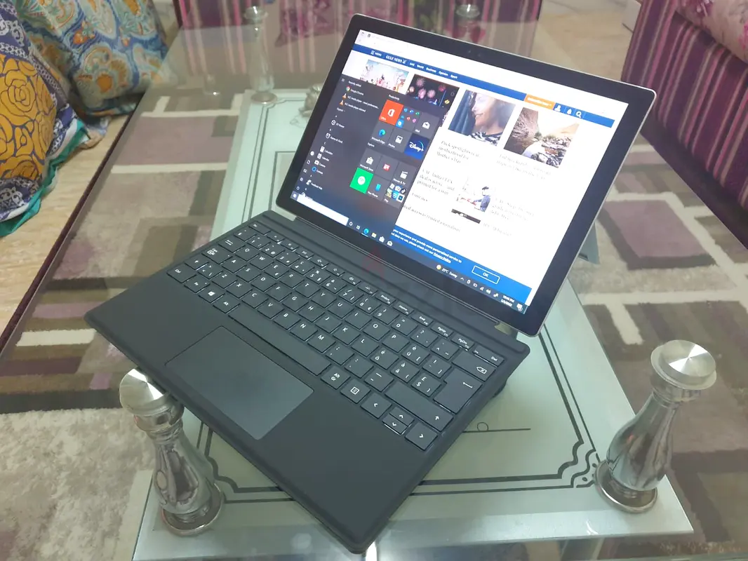 Surface Pro 5_TouchScreen_7th Gen_Intel Core-i5_12.3 Inch_RAM 8 GB_SSD 256 GB_Excelent Condition63257120319105115