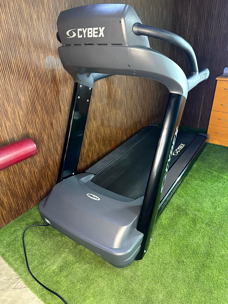 Cybex treadmill 770t.  80% off hot deal63264584769153112