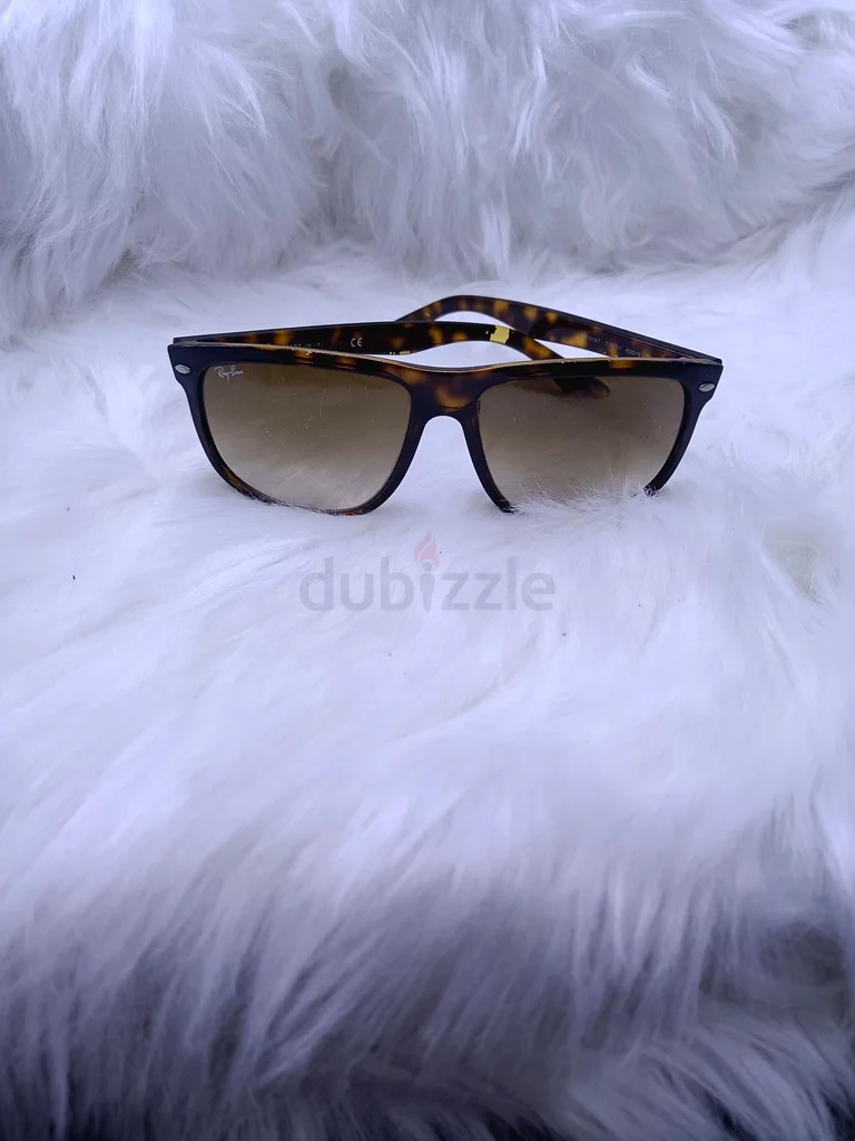 Slightly used original Ray ban glasses63239076218371113