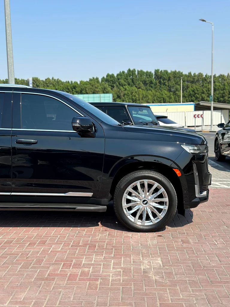 Cadillac Escalade 600D Clean Title . Very Beautiful interior and Lush Condition63175261398659112