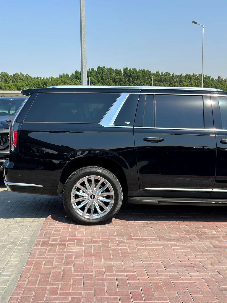 Cadillac Escalade 600D Clean Title . Very Beautiful interior and Lush Condition63175261398659113