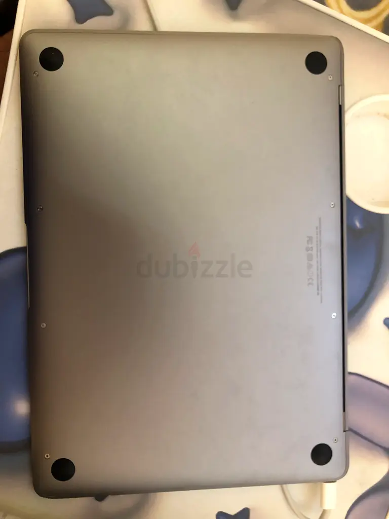 Sleek Apple MacBook Laptop - Perfect for Work Play63255535210881110