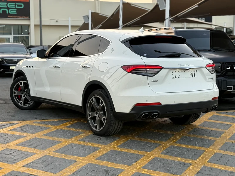 مازيراتي ليفانتي SQ4 خدمة مجانية كاملة الخيارات للسيارات المستوردة62932676969730114