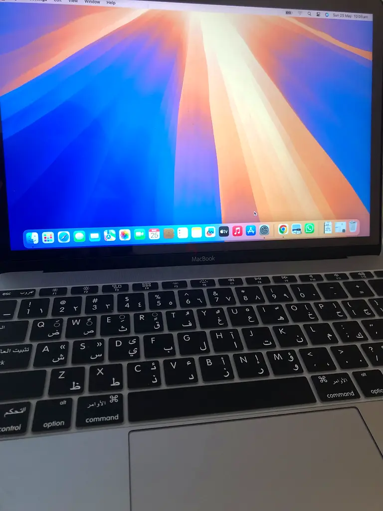 Sleek Apple MacBook Laptop - Perfect for Work  Play63255535210881119