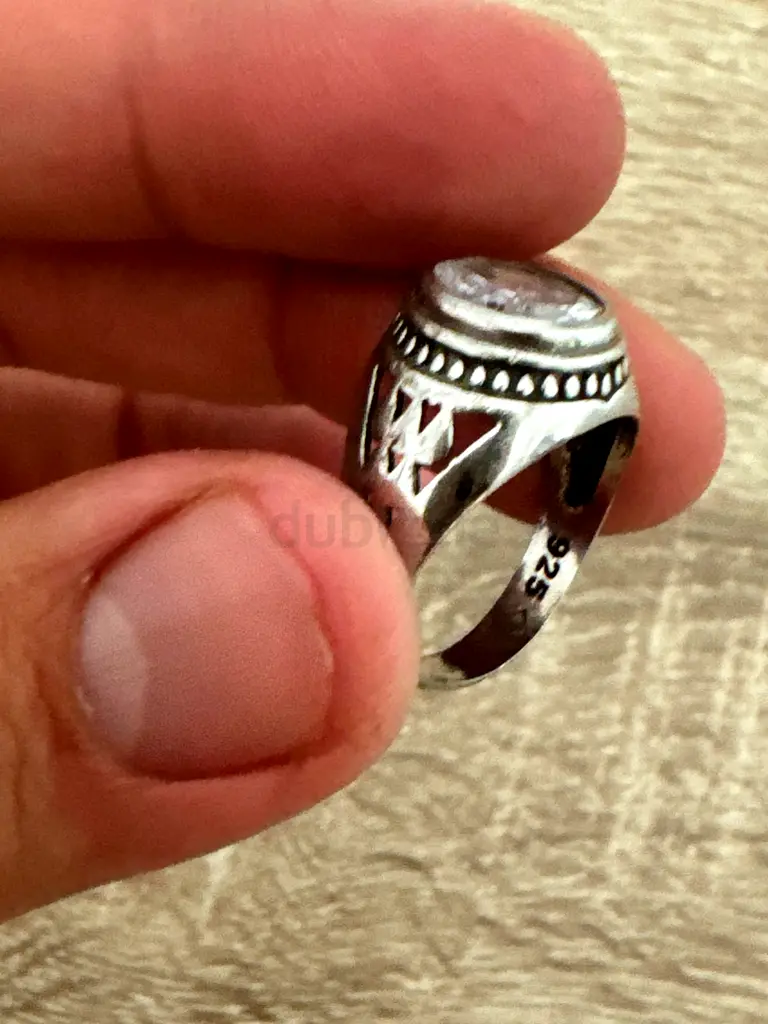 Elegant 925 Sterling Silver Ring with Intricate Design