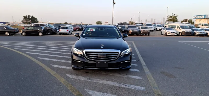 مرسيدس بنز طراز E400 سنة 2017، حالة جيدة، مستوردة من اليابان 4.5.A.غاريض63232141491459112