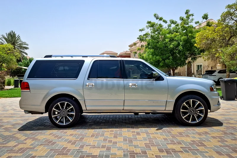 AED 1499/month | 2017 Lincoln Navigator L | GCC Specs | Ref#32252263139712378115113