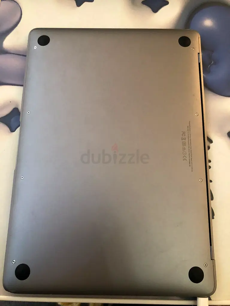 Sleek Apple MacBook Laptop - Perfect for Work Play63255535210881114