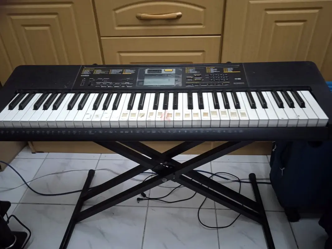 Versatile Casio Keyboard - Perfect for Music Lovers