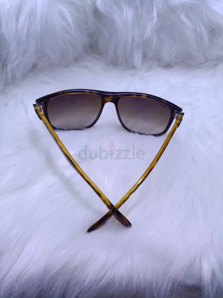 Slightly used original Ray ban glasses63239076218371111