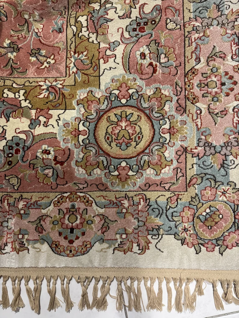 Elegant Persian-Inspired Carpet628638215441951111