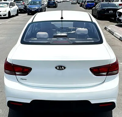 2019 KIA RIO 照片 2