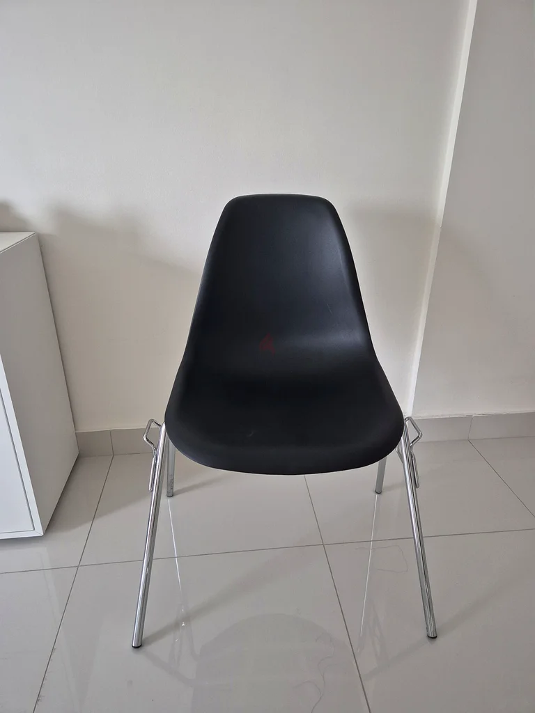 Mint condition - Table/Chairs sale62863825150723113