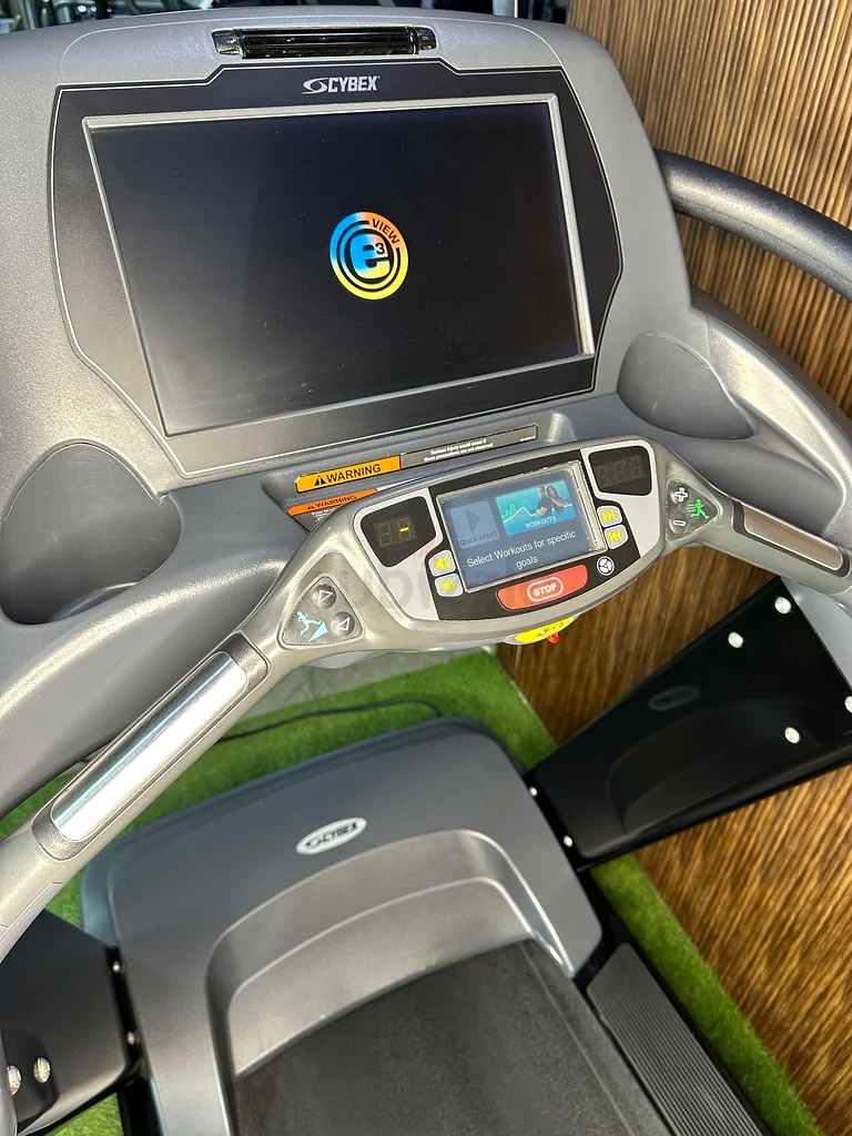 Cybex treadmill 770t.  80% off hot deal63264584769153113