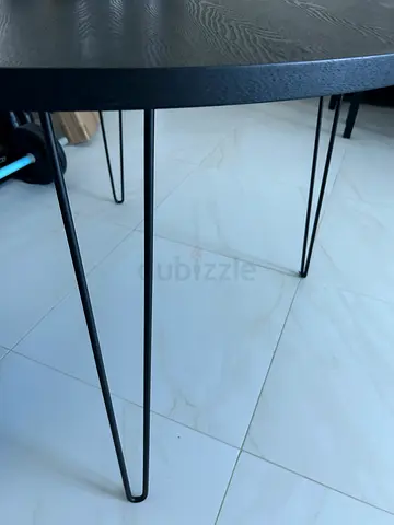 Round dining table, custom hairpin legs