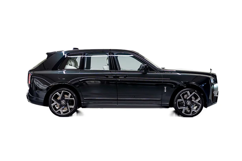 Rolls Royce Cullinan Black Badge - GCC Spec - Warranty Available63154619841922113