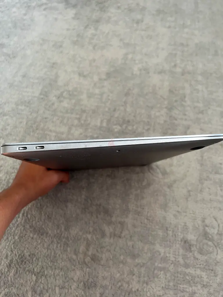 MacBook Air for urgent sale63254994982273115