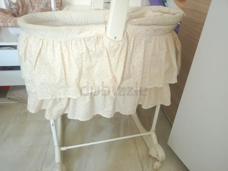 Charming Woven Bassinet for Your Newborn63204272591490111