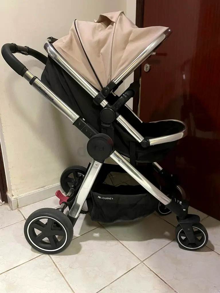 Stylish and Versatile Stroller for Sale!