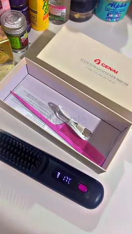 Stylish Hair Straightener Brush by Genai - Perfect for On-The-Go Styling!