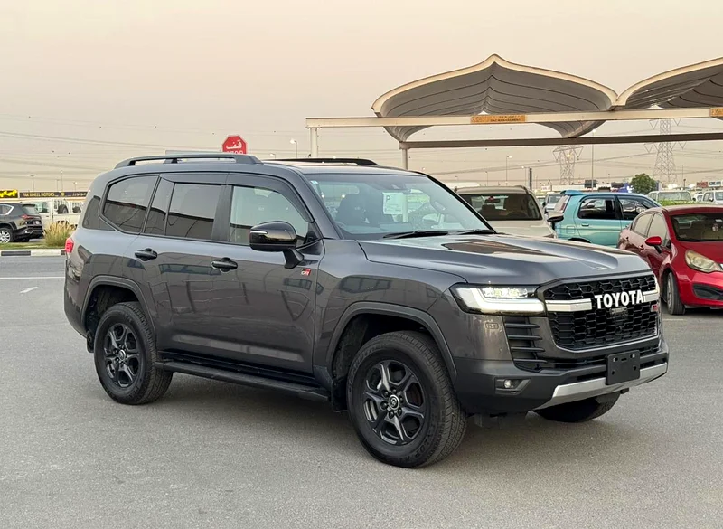 LAND CRUISER GR 2023 FRESH JAPAN IMPORT RIGHT HAND DRIVE FOR EXPORT JUST LIKE NEW FULL OPTION  BEST63158340359554112