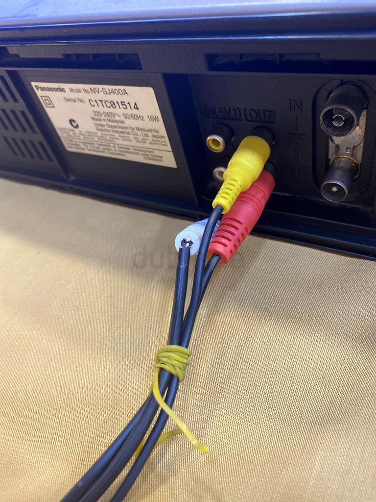 مشغل فيديو من باناسونيك مع مجموعة كلاسيكية من أشرطة VHS63265095403139114