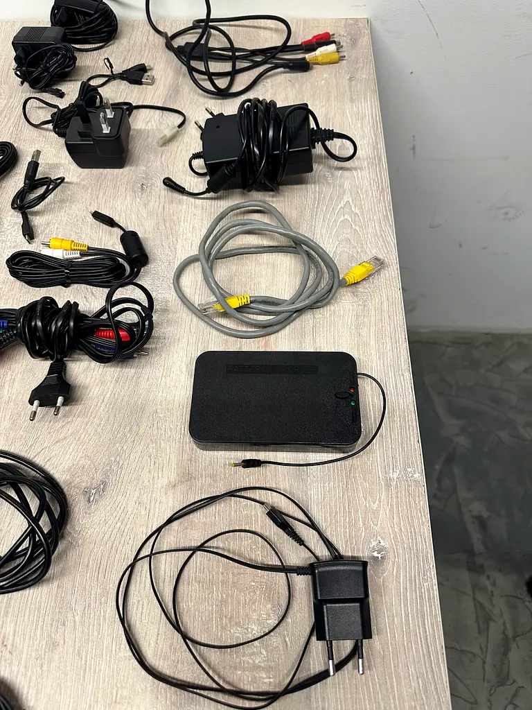 Assorted Electronic Cables  Accessories for Sale !63260217265153119